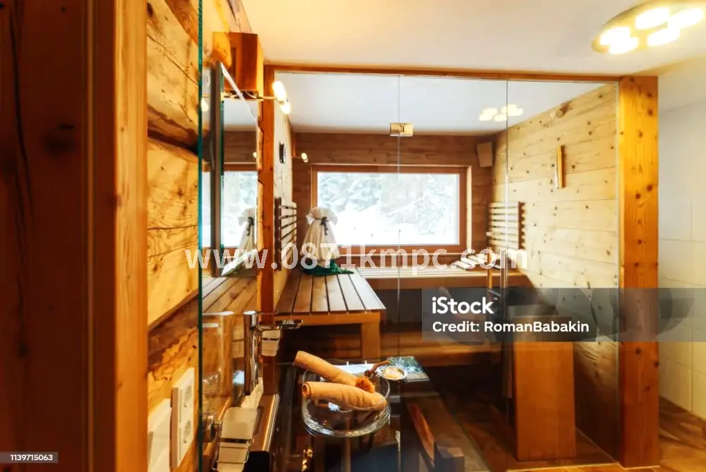 按摩背部手法演示