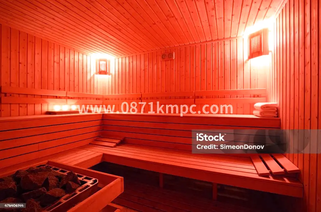 专业按摩师缓解肌肉疲劳